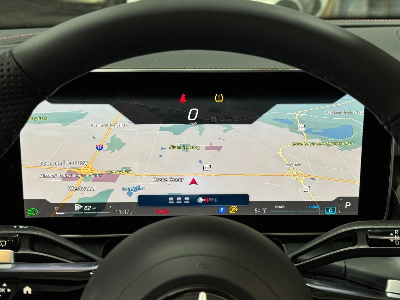 Mercedes-Benz GLC Vehicle Full-screen Gallery Image 32