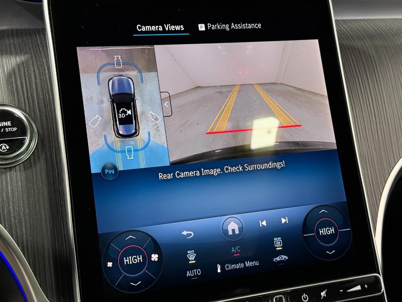 Mercedes-Benz GLC Vehicle Full-screen Gallery Image 36