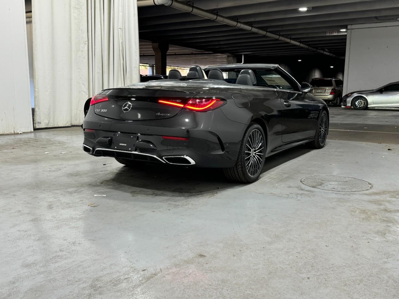 Mercedes-Benz CLE Vehicle Full-screen Gallery Image 4