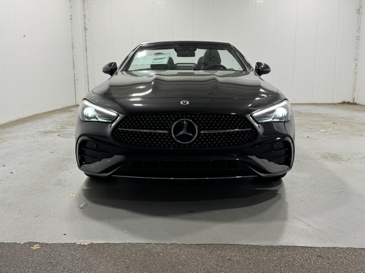 Mercedes-Benz CLE Vehicle Full-screen Gallery Image 7