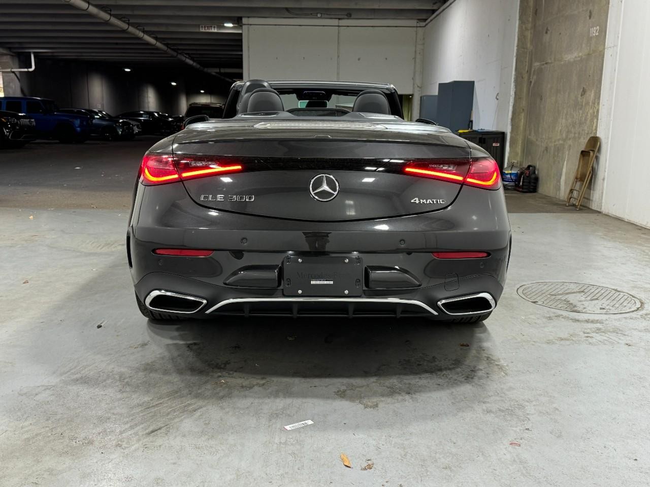 Mercedes-Benz CLE Vehicle Full-screen Gallery Image 9