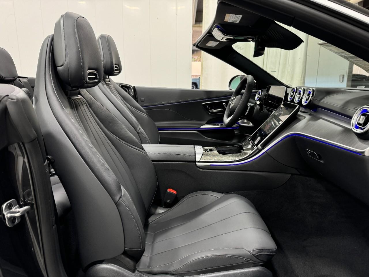 Mercedes-Benz CLE Vehicle Full-screen Gallery Image 15