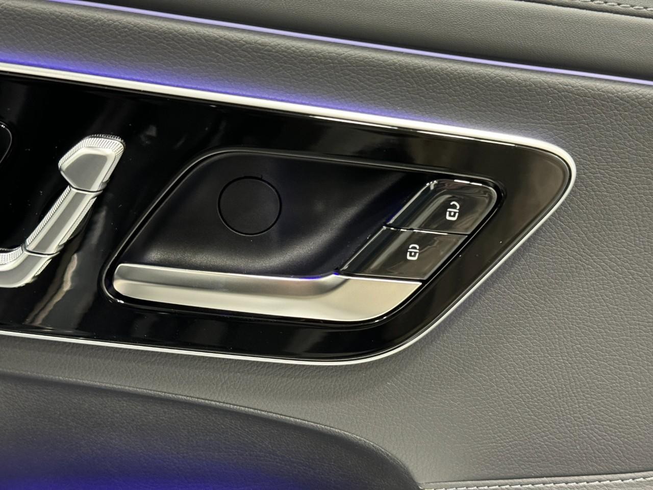 Mercedes-Benz CLE Vehicle Full-screen Gallery Image 19