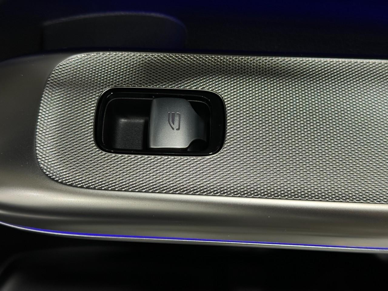 Mercedes-Benz CLE Vehicle Full-screen Gallery Image 20