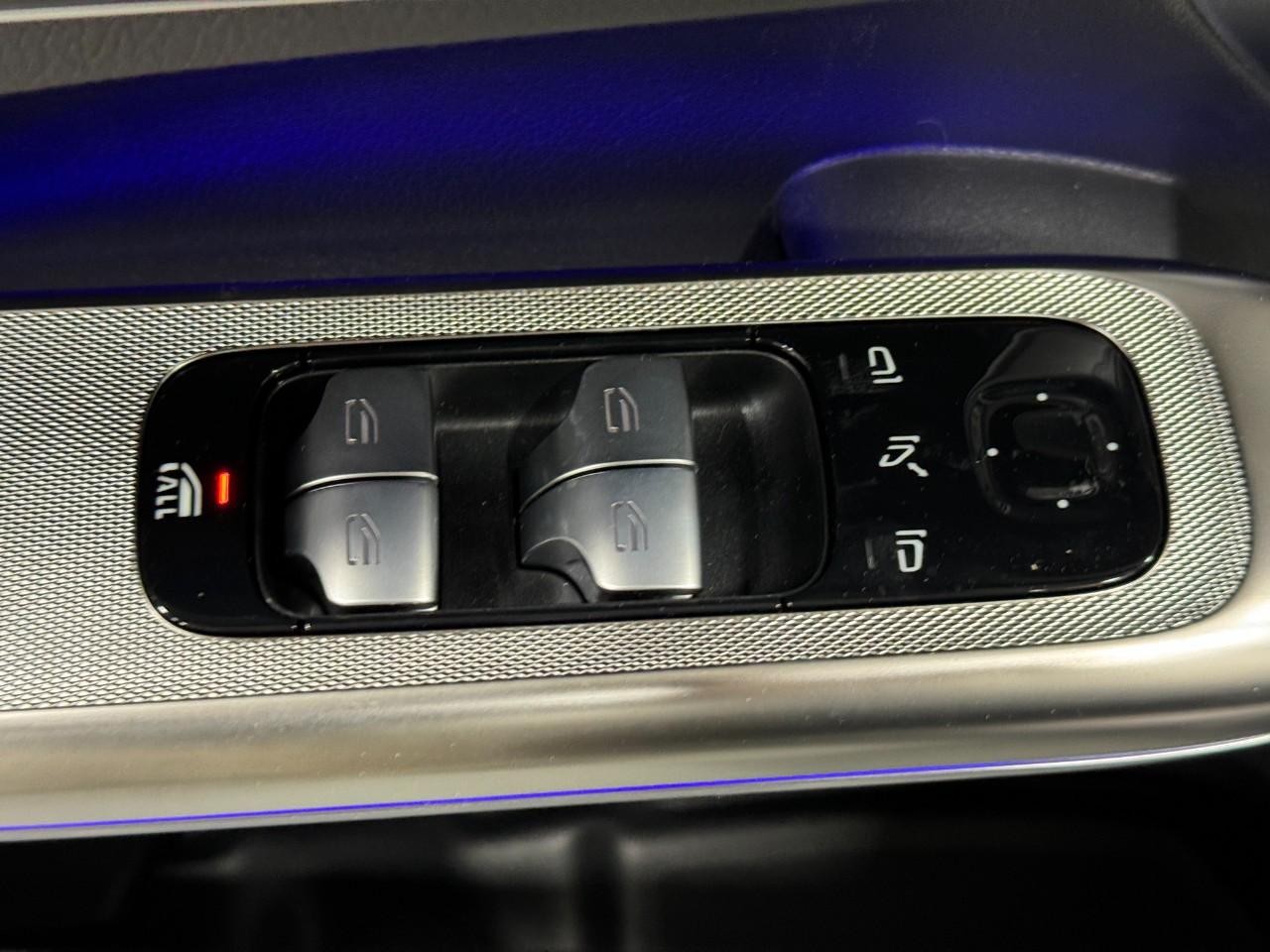 Mercedes-Benz CLE Vehicle Full-screen Gallery Image 23