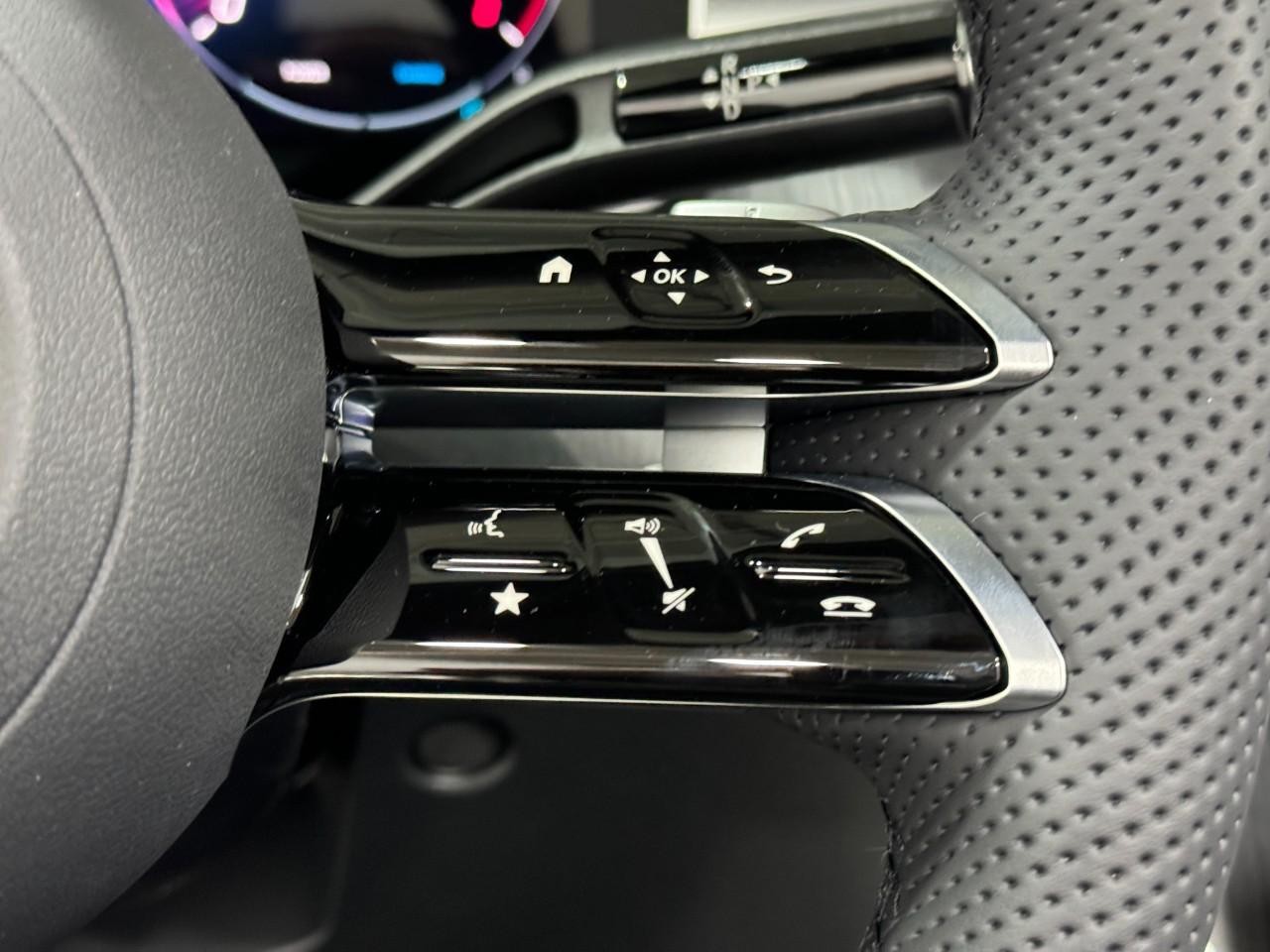 Mercedes-Benz CLE Vehicle Full-screen Gallery Image 31