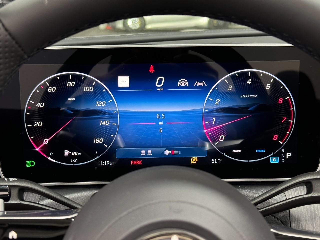 Mercedes-Benz CLE Vehicle Full-screen Gallery Image 32