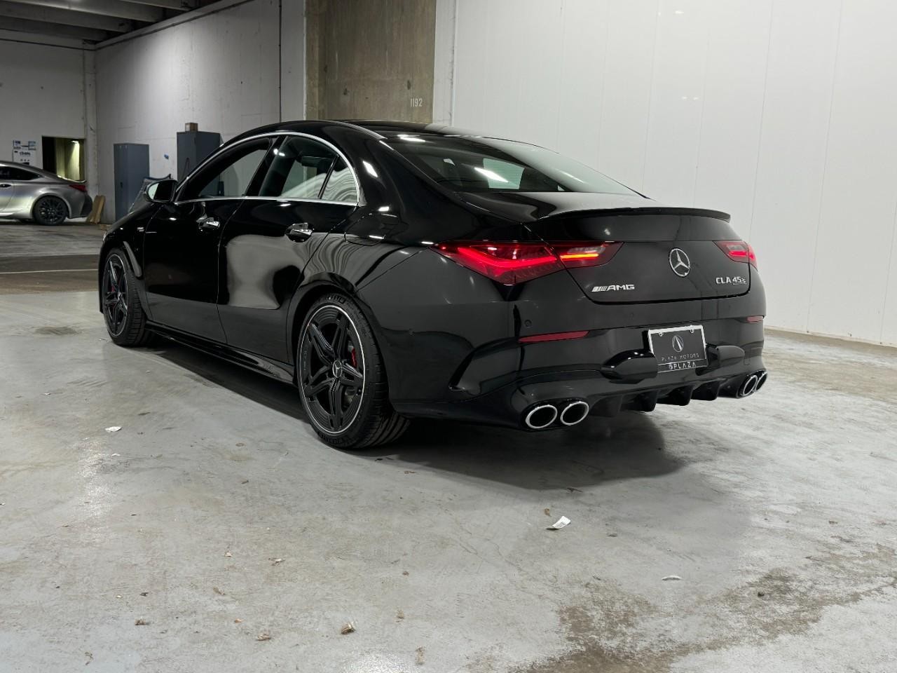 Mercedes-Benz CLA Vehicle Full-screen Gallery Image 3