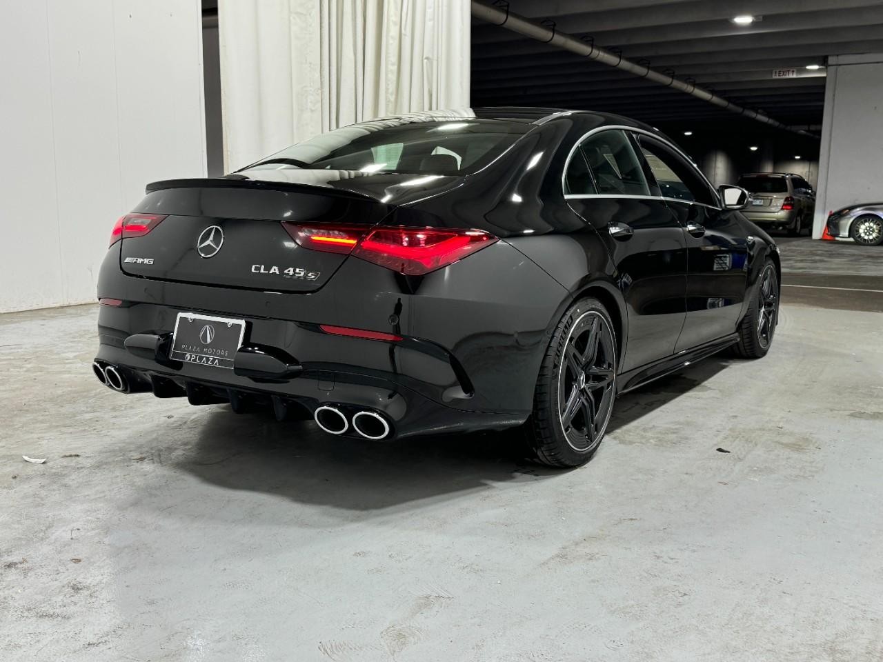 Mercedes-Benz CLA Vehicle Full-screen Gallery Image 4