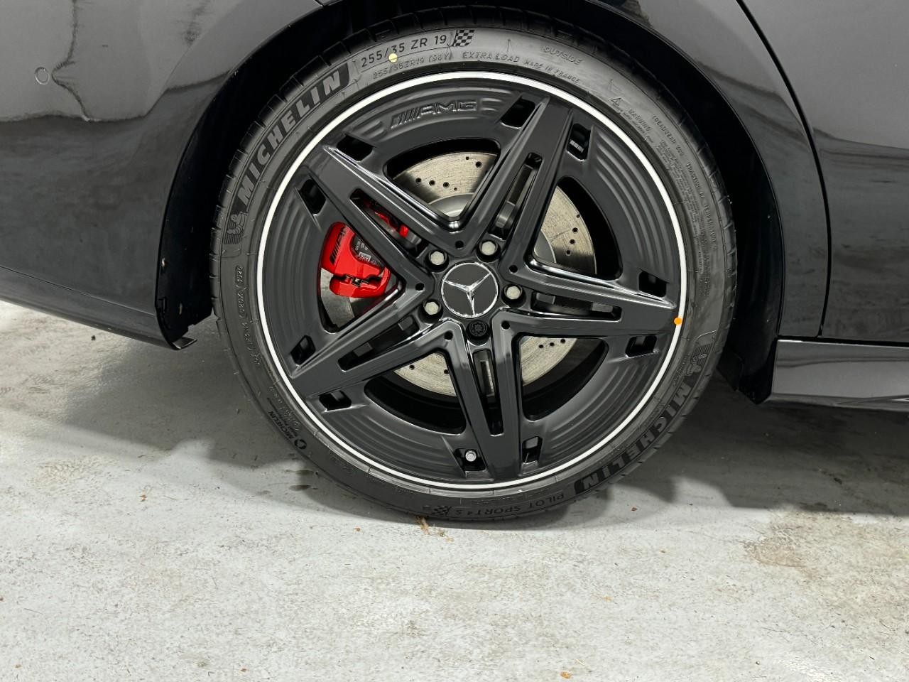 Mercedes-Benz CLA Vehicle Full-screen Gallery Image 5