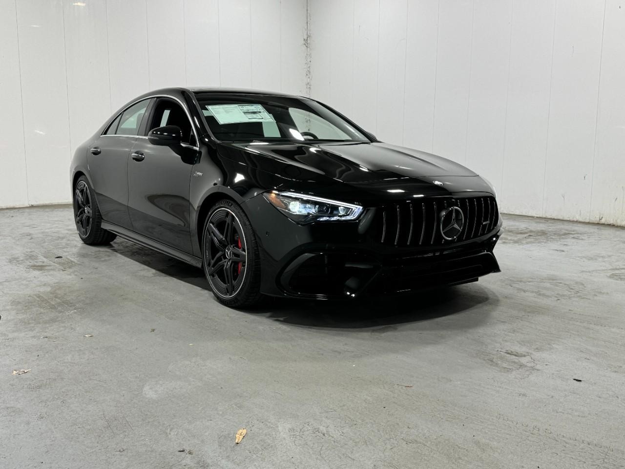 Mercedes-Benz CLA Vehicle Full-screen Gallery Image 6