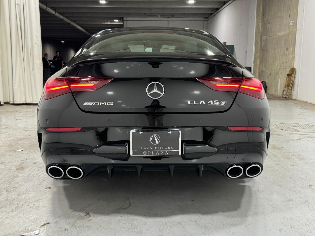 Mercedes-Benz CLA Vehicle Full-screen Gallery Image 9
