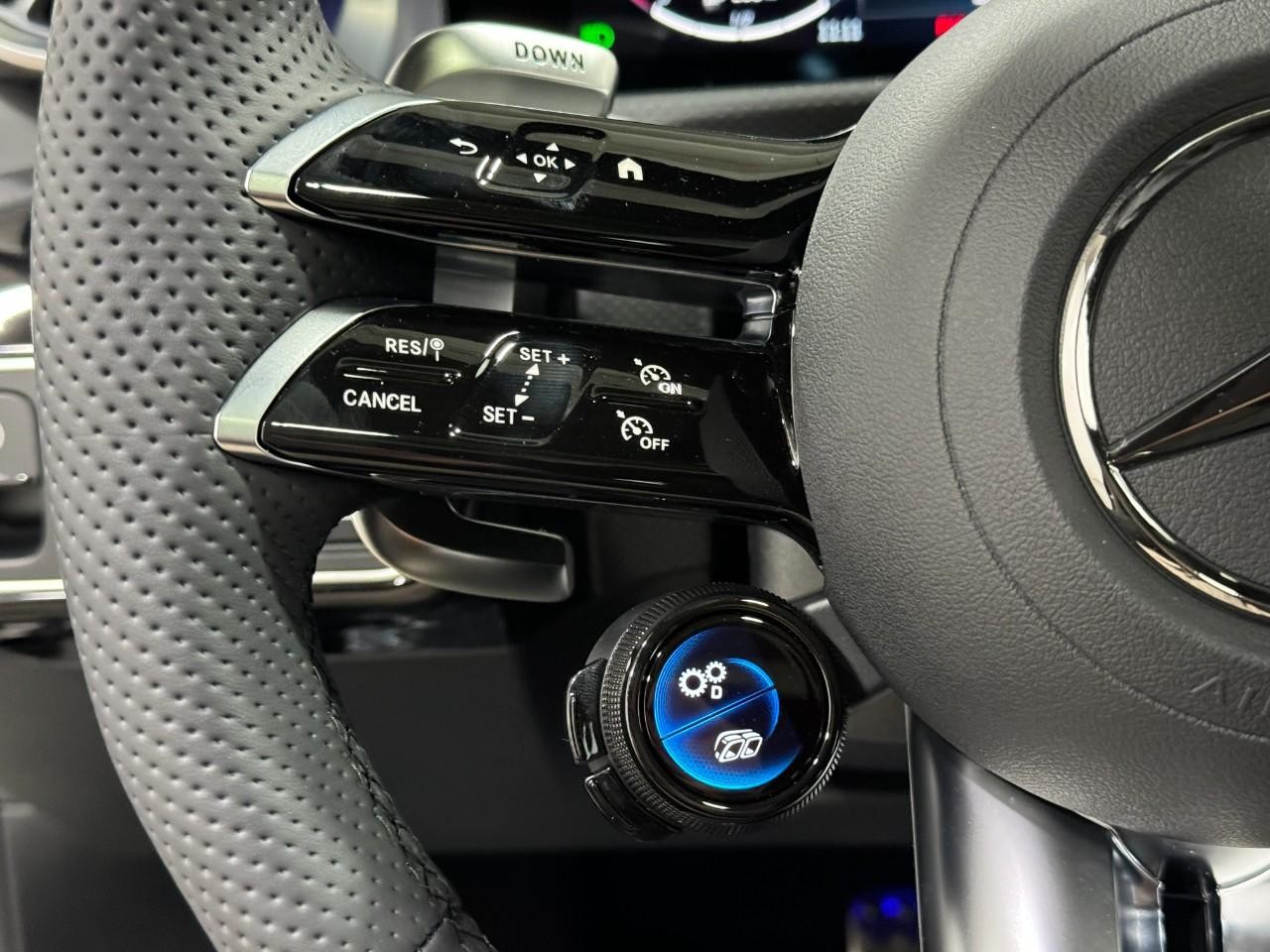 Mercedes-Benz CLA Vehicle Full-screen Gallery Image 31