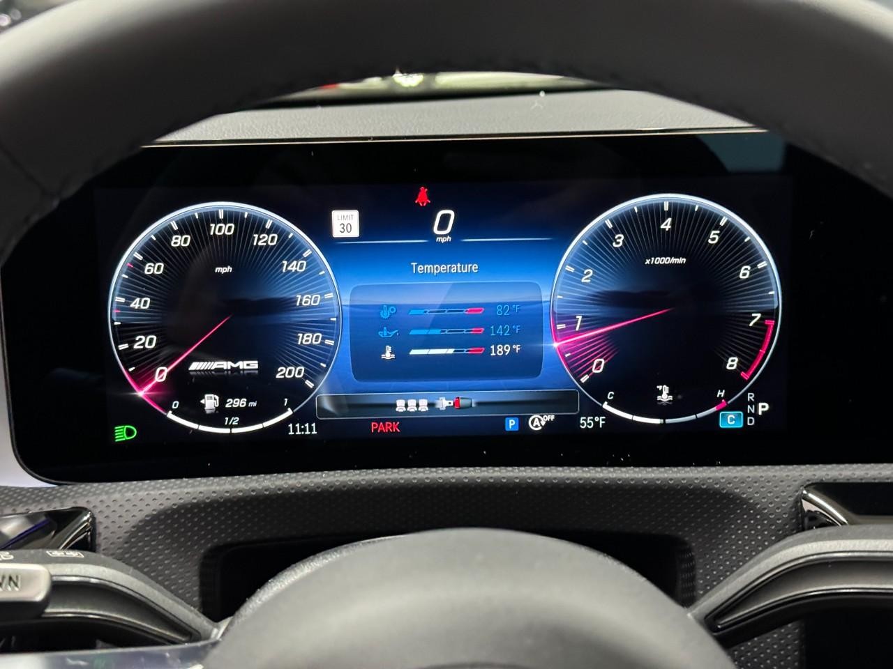 Mercedes-Benz CLA Vehicle Full-screen Gallery Image 33