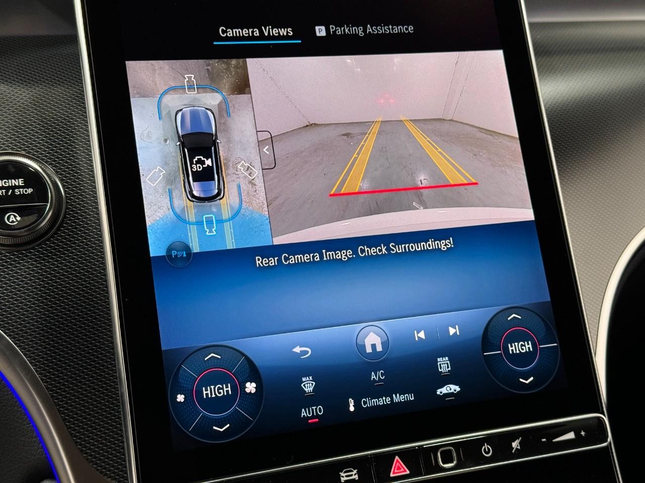 Mercedes-Benz GLC Vehicle Full-screen Gallery Image 34