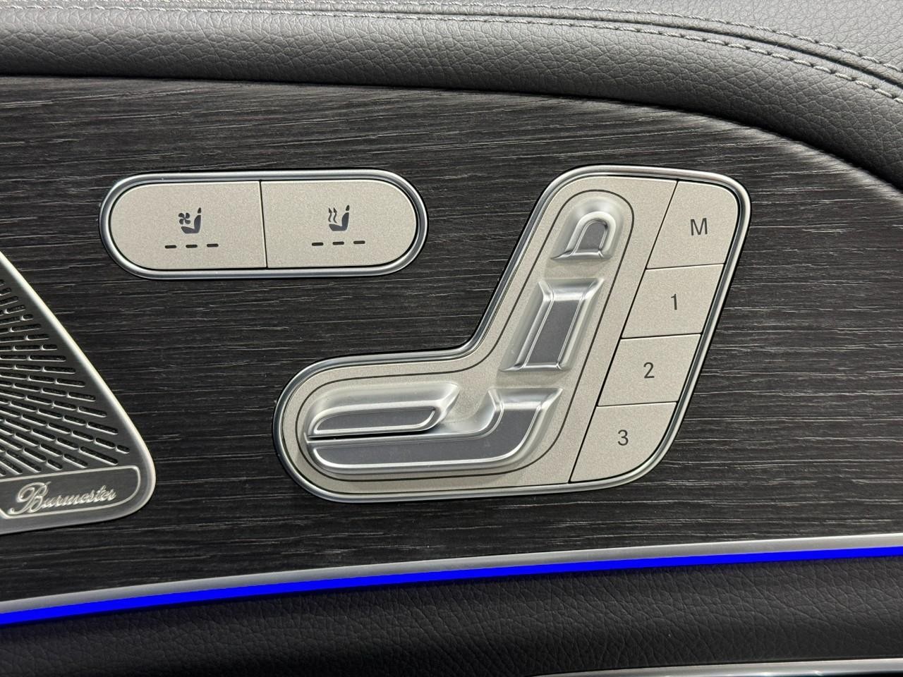 Mercedes-Benz GLE Vehicle Full-screen Gallery Image 20