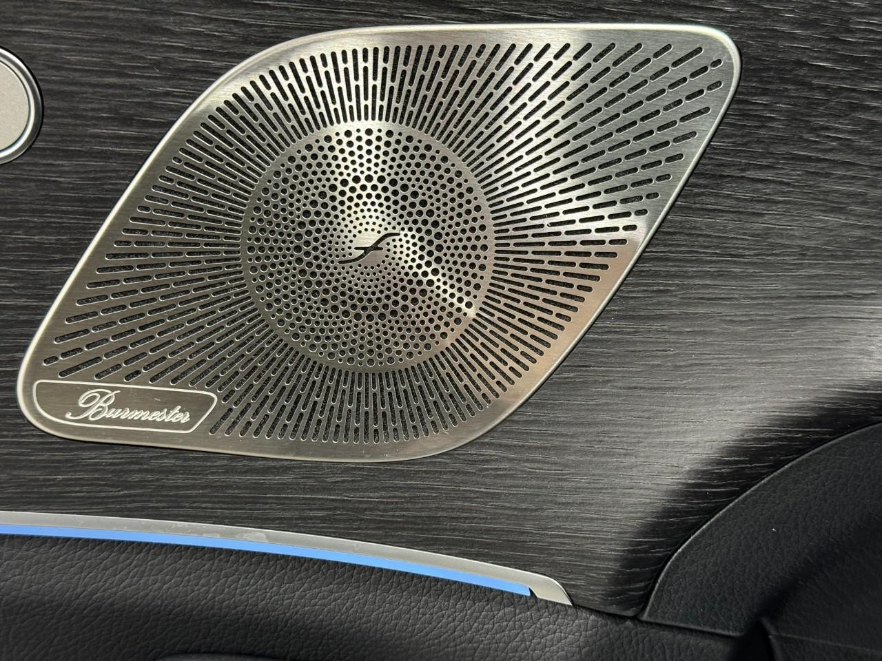 Mercedes-Benz GLE Vehicle Full-screen Gallery Image 23