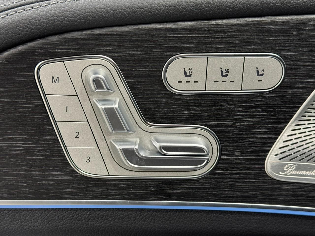 Mercedes-Benz GLE Vehicle Full-screen Gallery Image 24