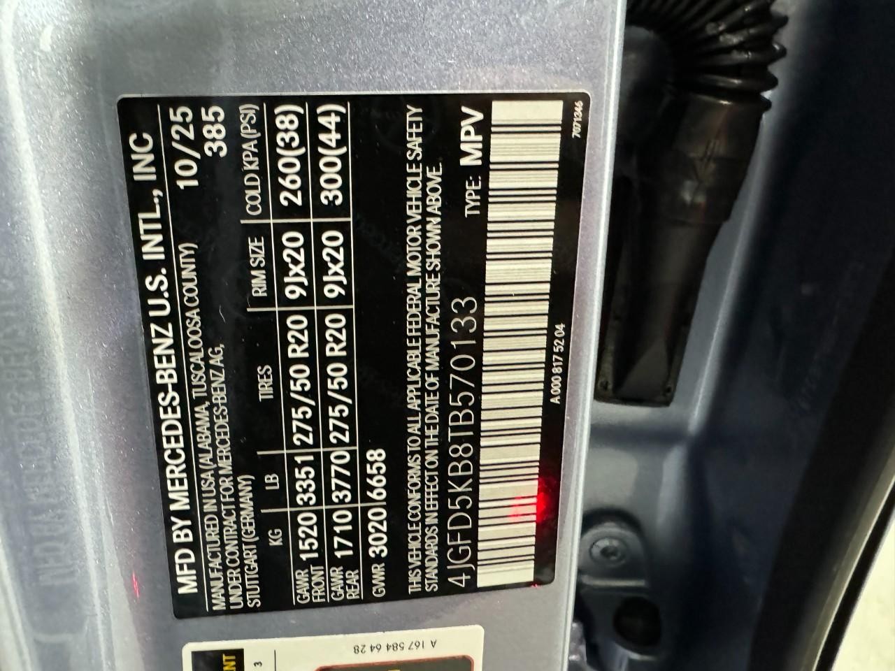 Mercedes-Benz GLE Vehicle Full-screen Gallery Image 30