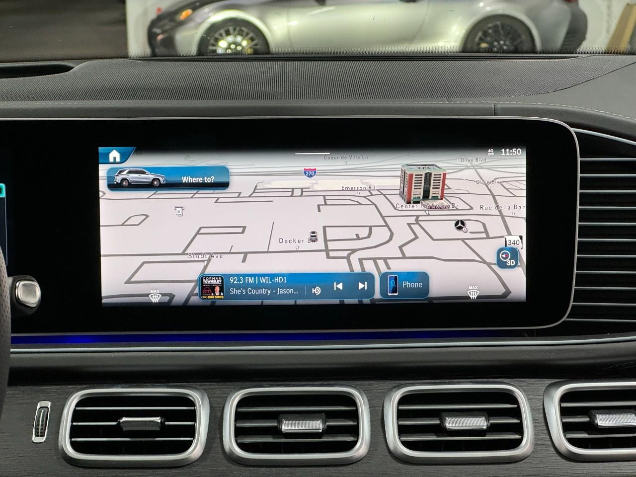 Mercedes-Benz GLE Vehicle Full-screen Gallery Image 15