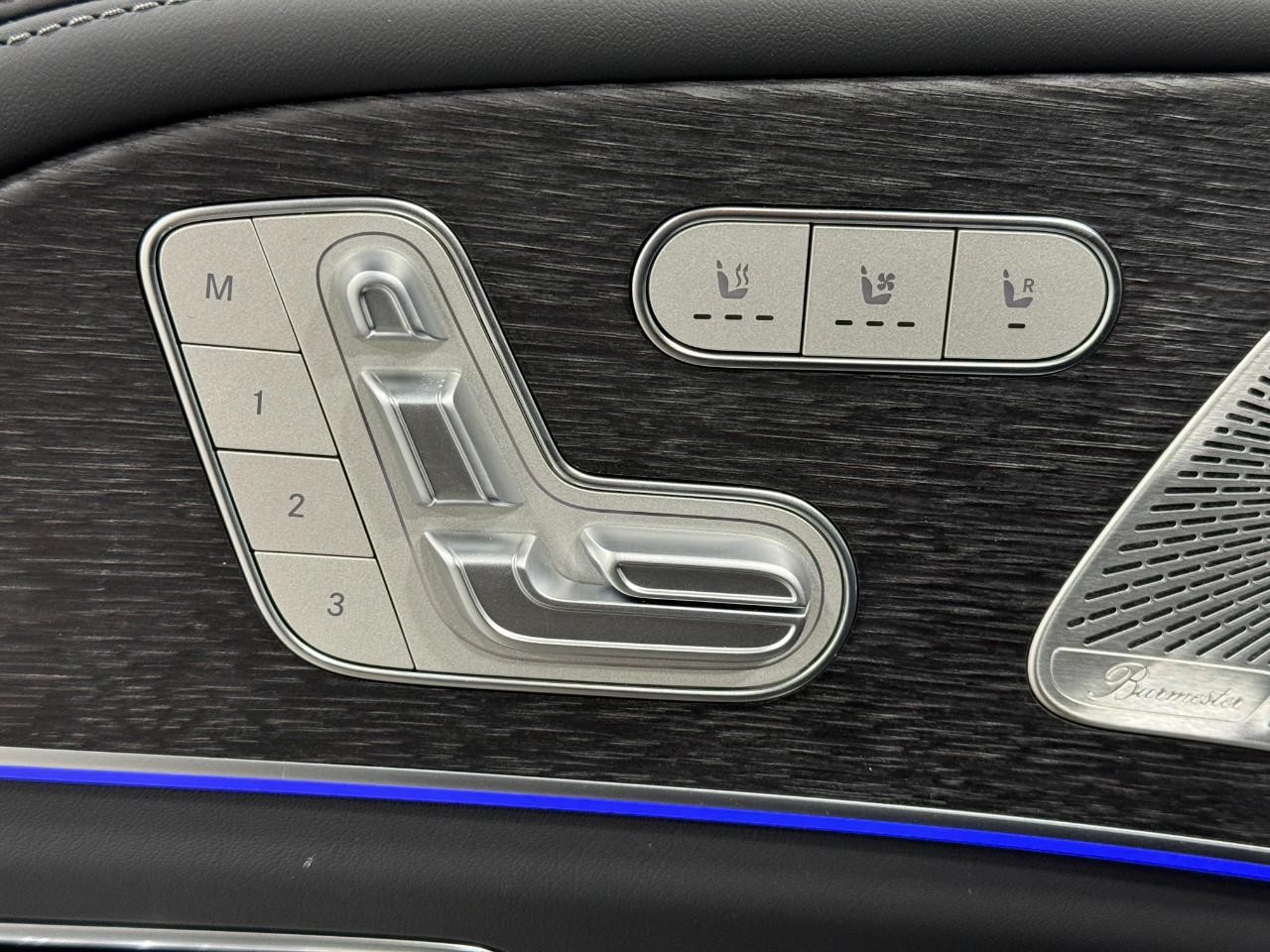 Mercedes-Benz GLE Vehicle Full-screen Gallery Image 25