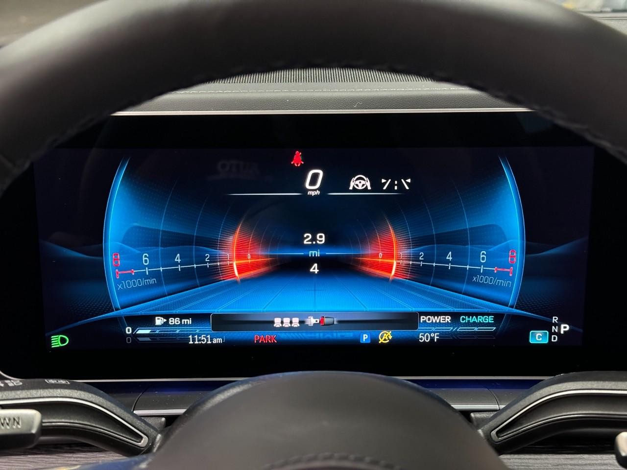 Mercedes-Benz GLE Vehicle Full-screen Gallery Image 34