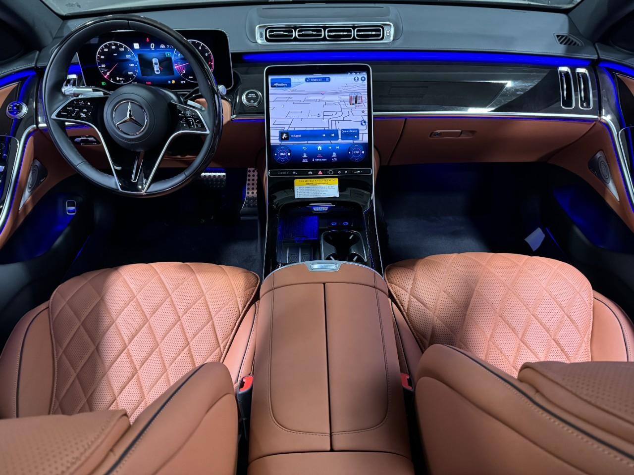 Mercedes-Benz S-Class Vehicle Full-screen Gallery Image 12