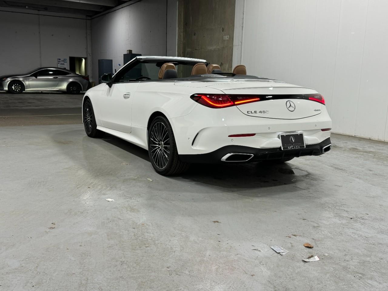 Mercedes-Benz CLE Vehicle Full-screen Gallery Image 3