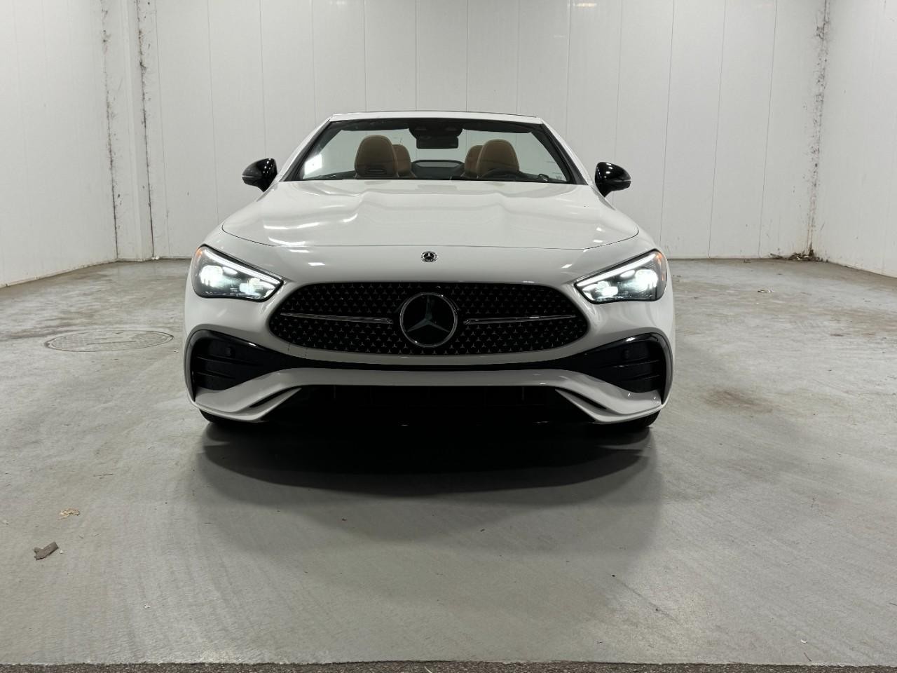 Mercedes-Benz CLE Vehicle Full-screen Gallery Image 7