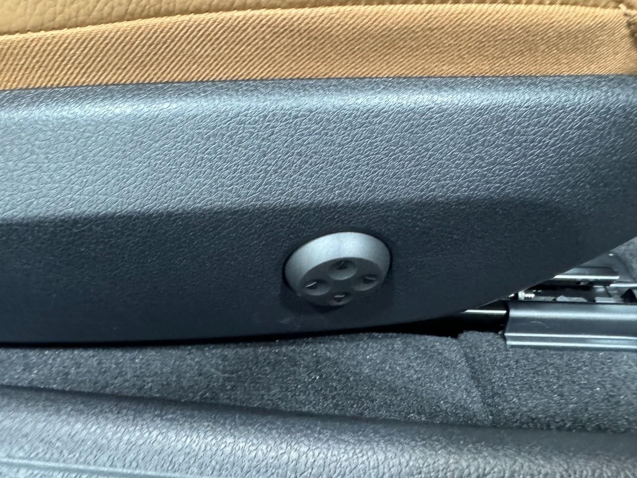 Mercedes-Benz CLE Vehicle Full-screen Gallery Image 17