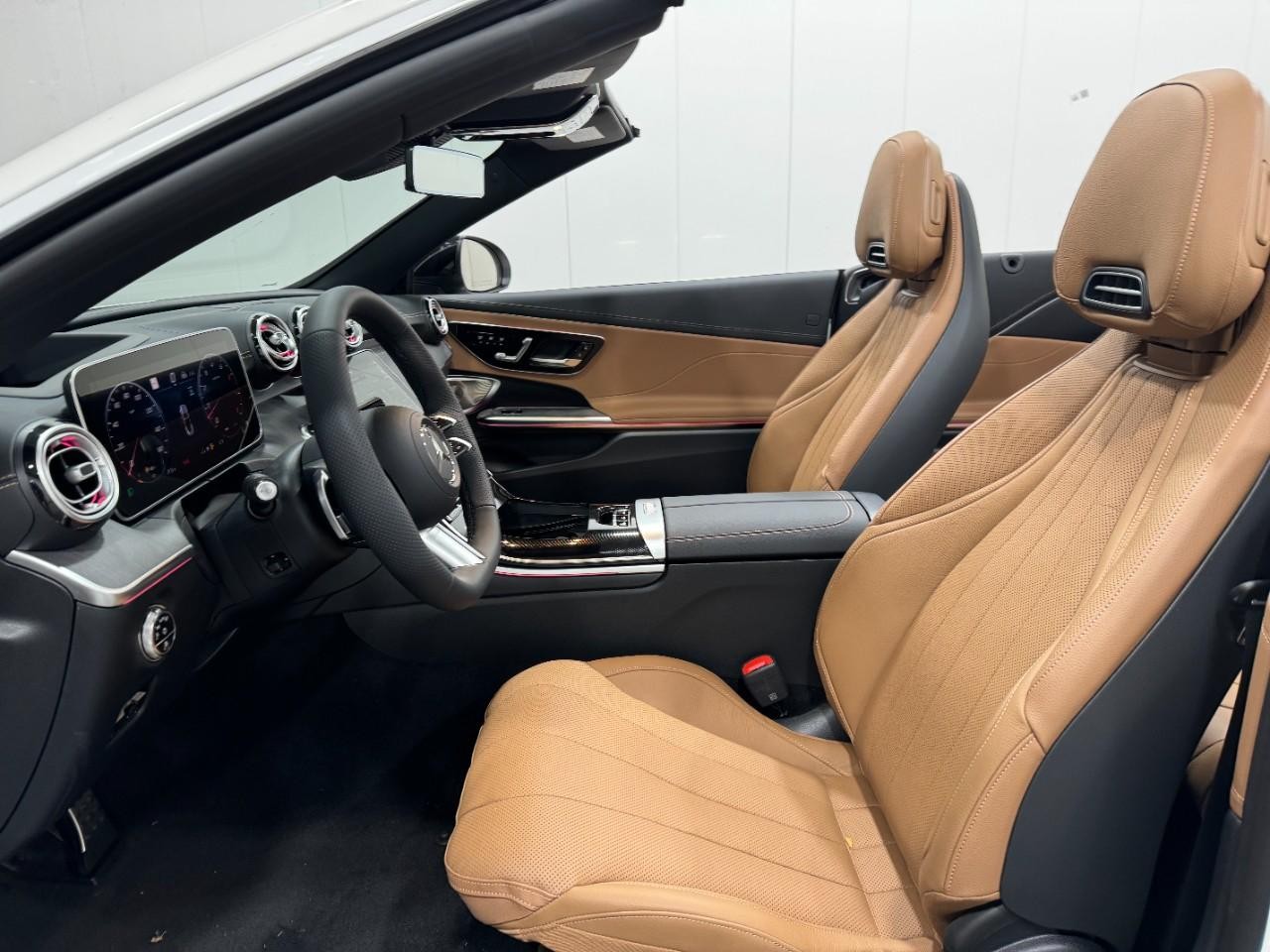 Mercedes-Benz CLE Vehicle Full-screen Gallery Image 26