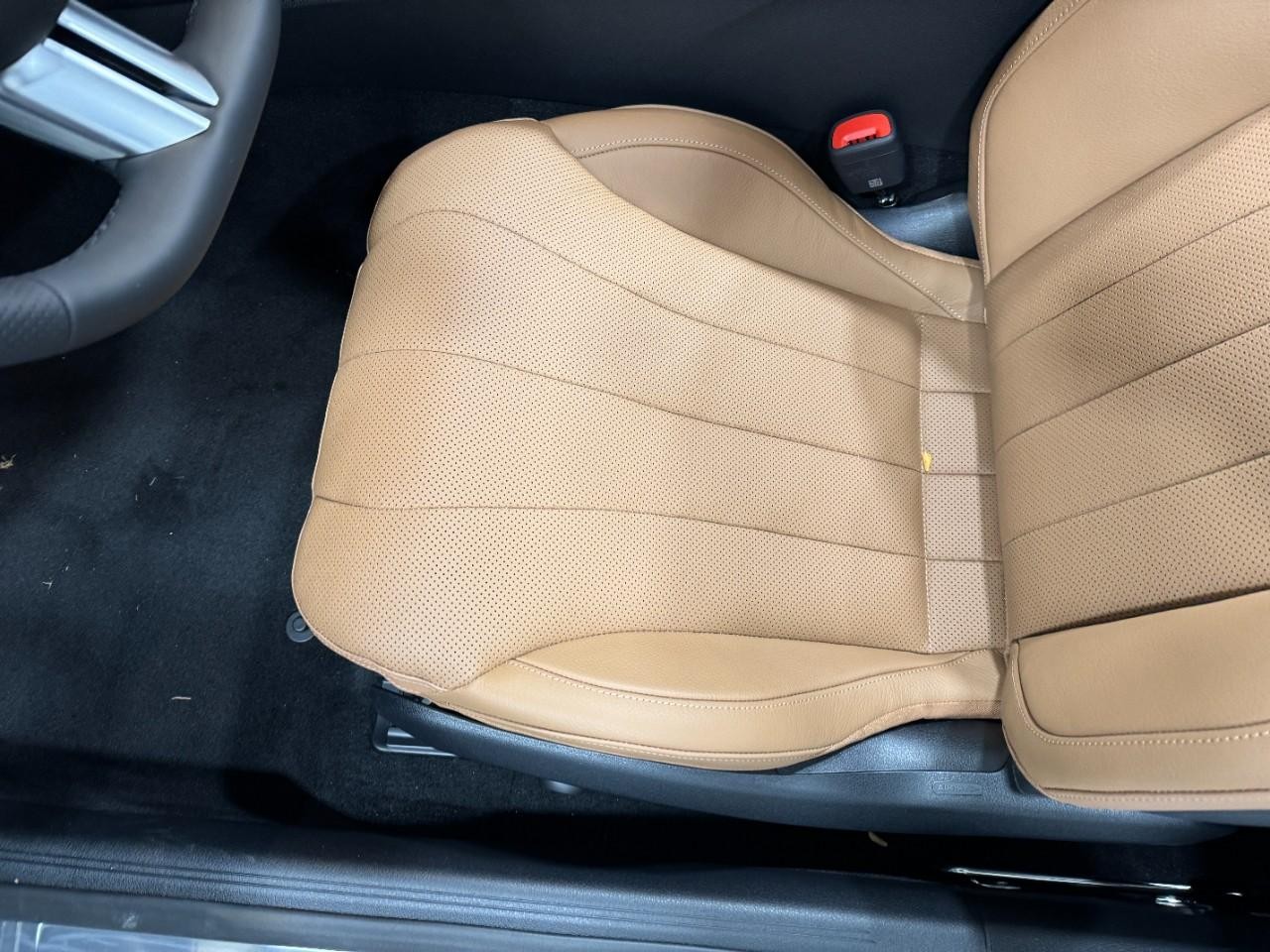 Mercedes-Benz CLE Vehicle Full-screen Gallery Image 27