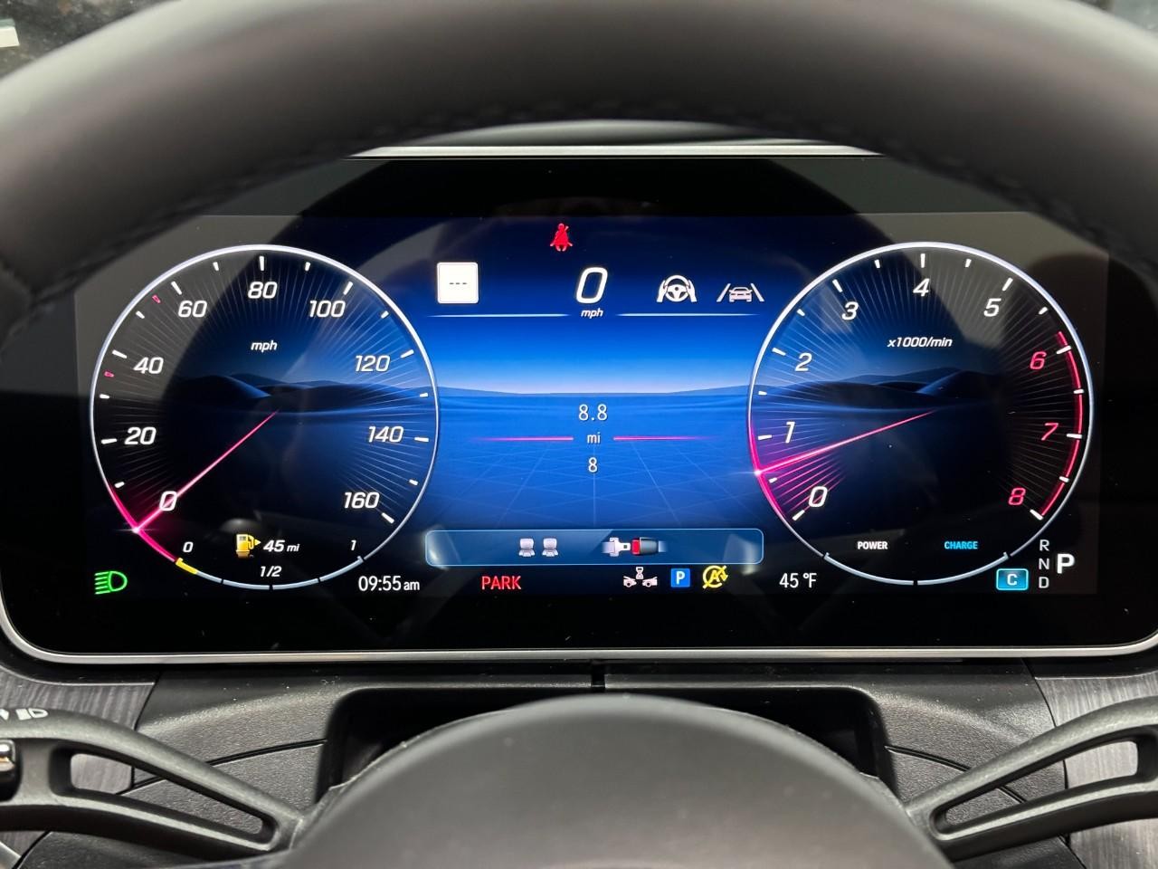 Mercedes-Benz CLE Vehicle Full-screen Gallery Image 32