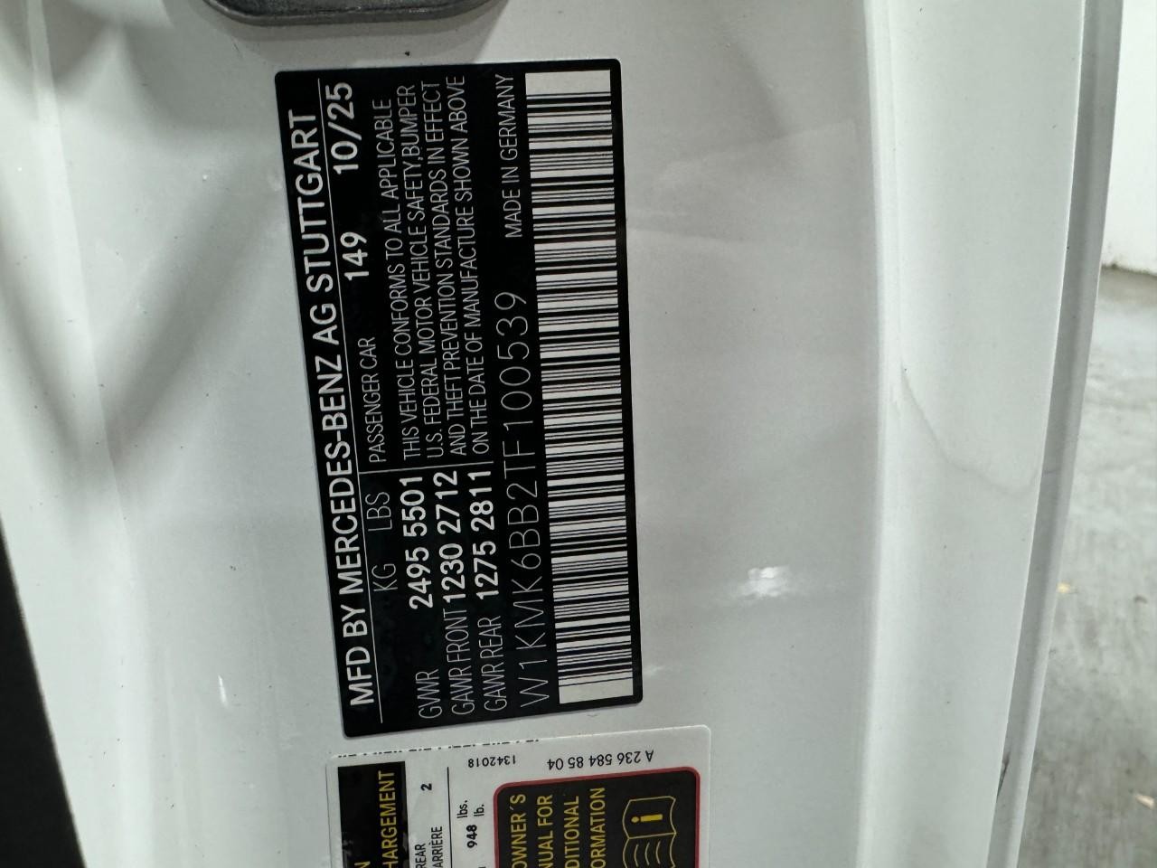 Mercedes-Benz CLE Vehicle Full-screen Gallery Image 35