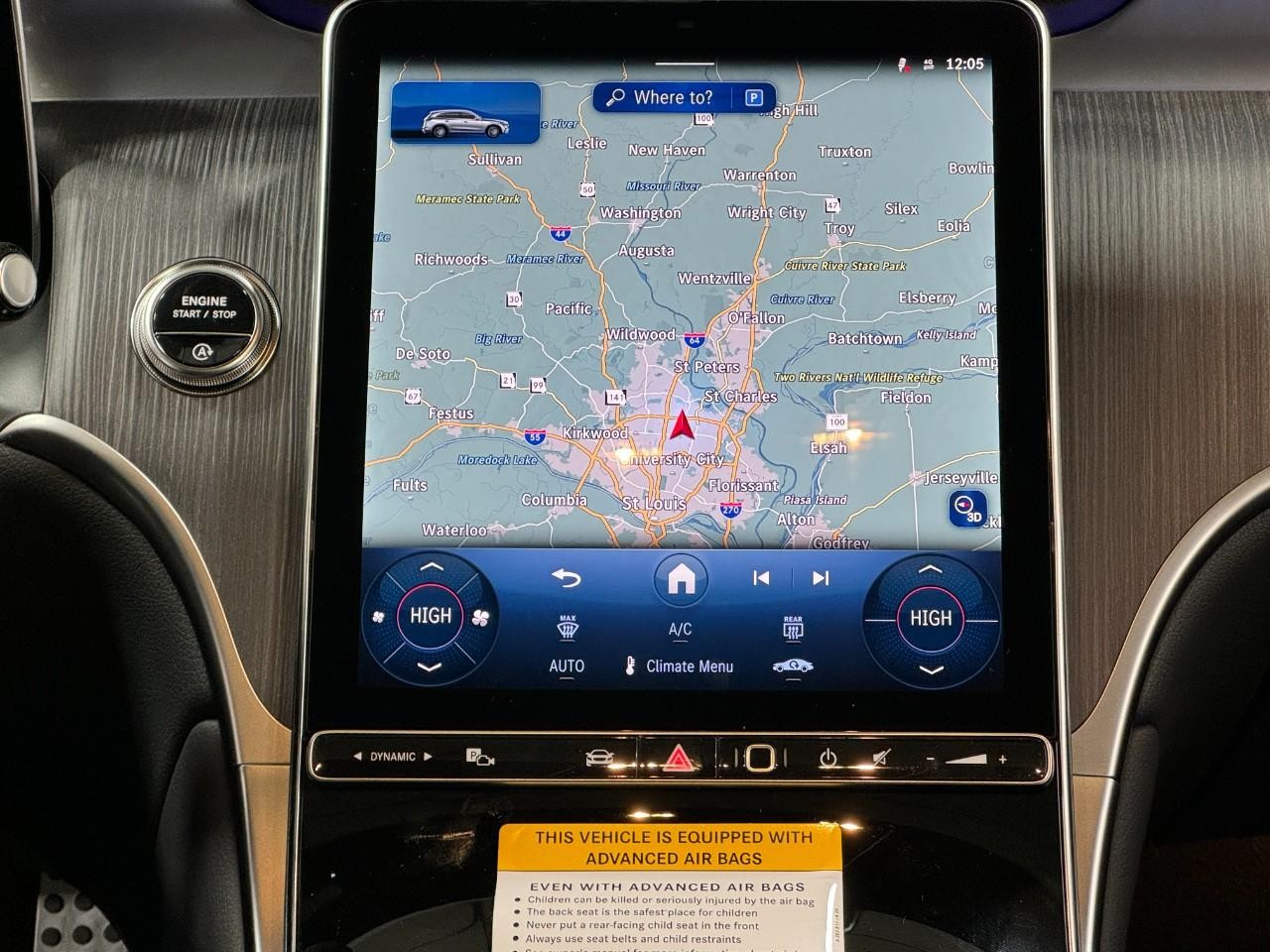 Mercedes-Benz GLC Vehicle Full-screen Gallery Image 14