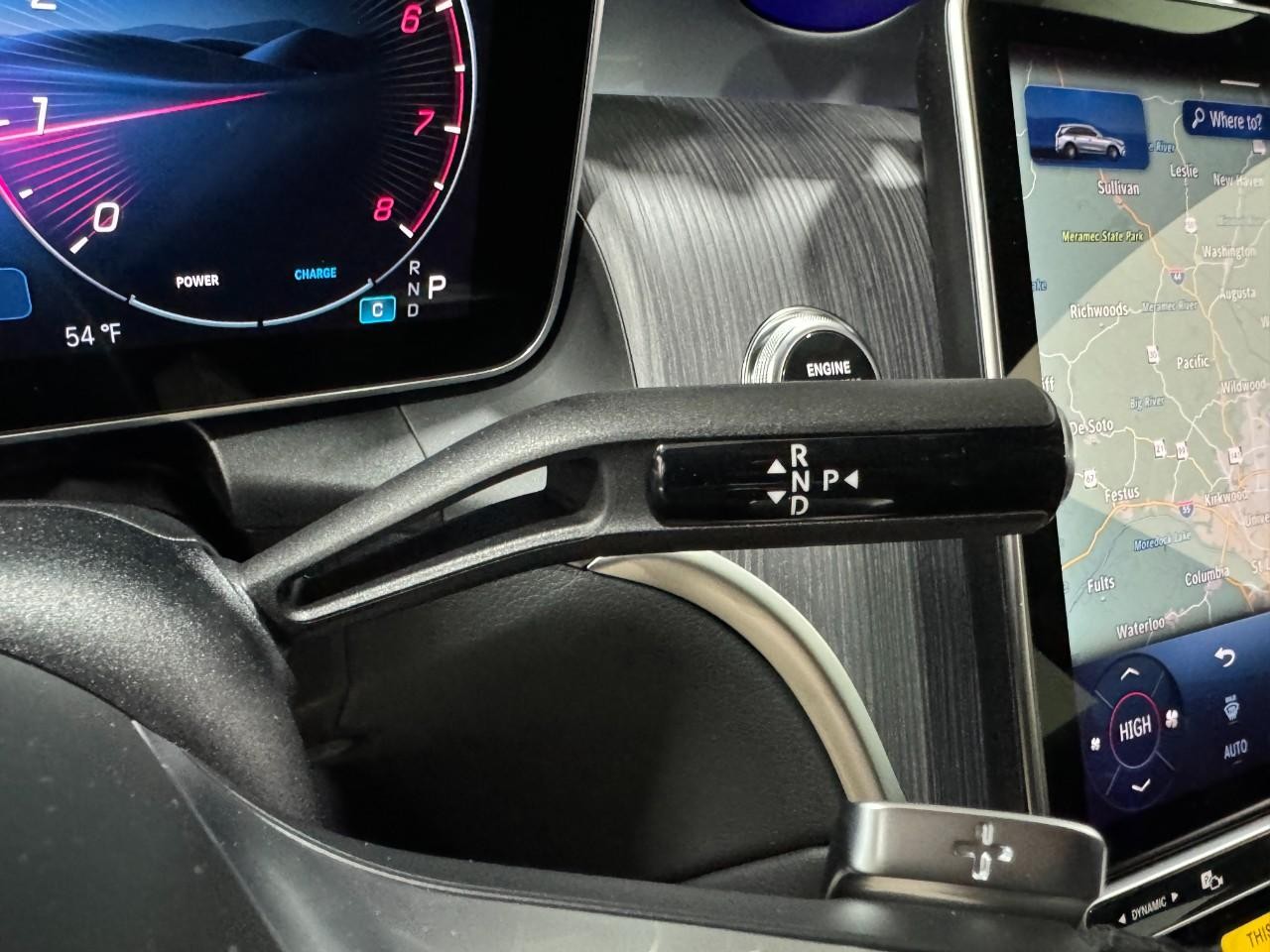 Mercedes-Benz GLC Vehicle Full-screen Gallery Image 33