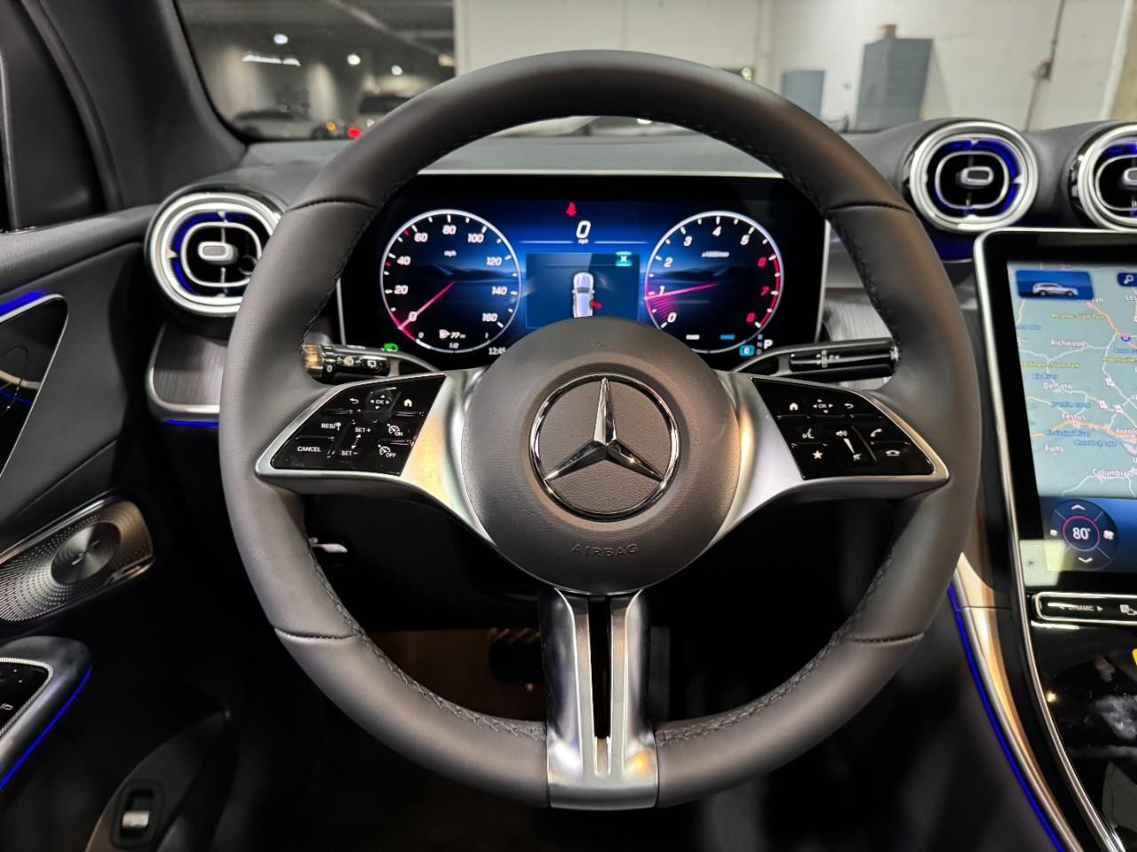 Mercedes-Benz GLC Vehicle Full-screen Gallery Image 13