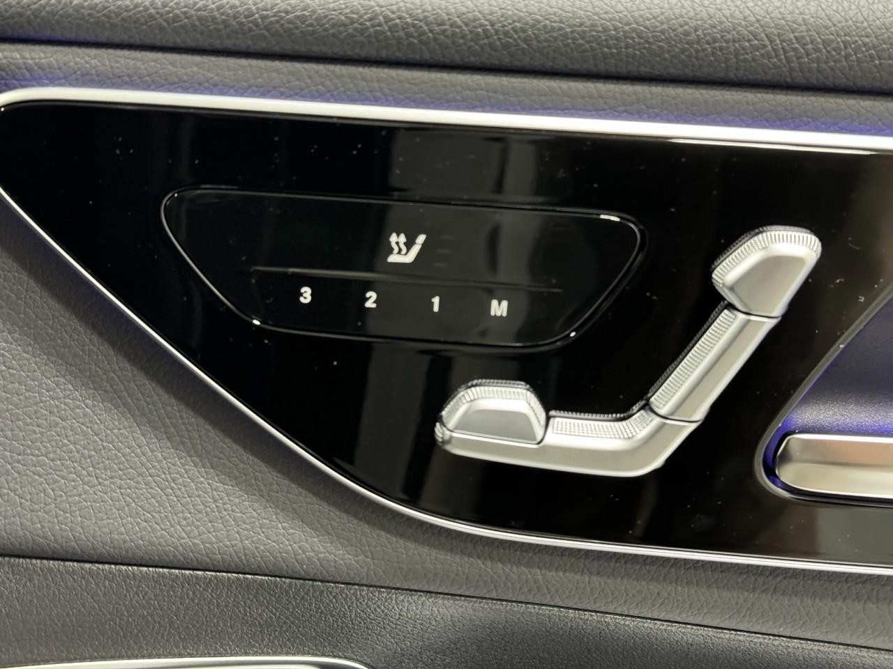 Mercedes-Benz GLC Vehicle Full-screen Gallery Image 19