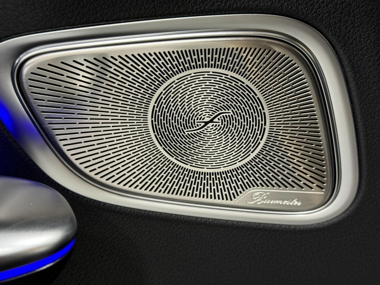 Mercedes-Benz GLC Vehicle Full-screen Gallery Image 25