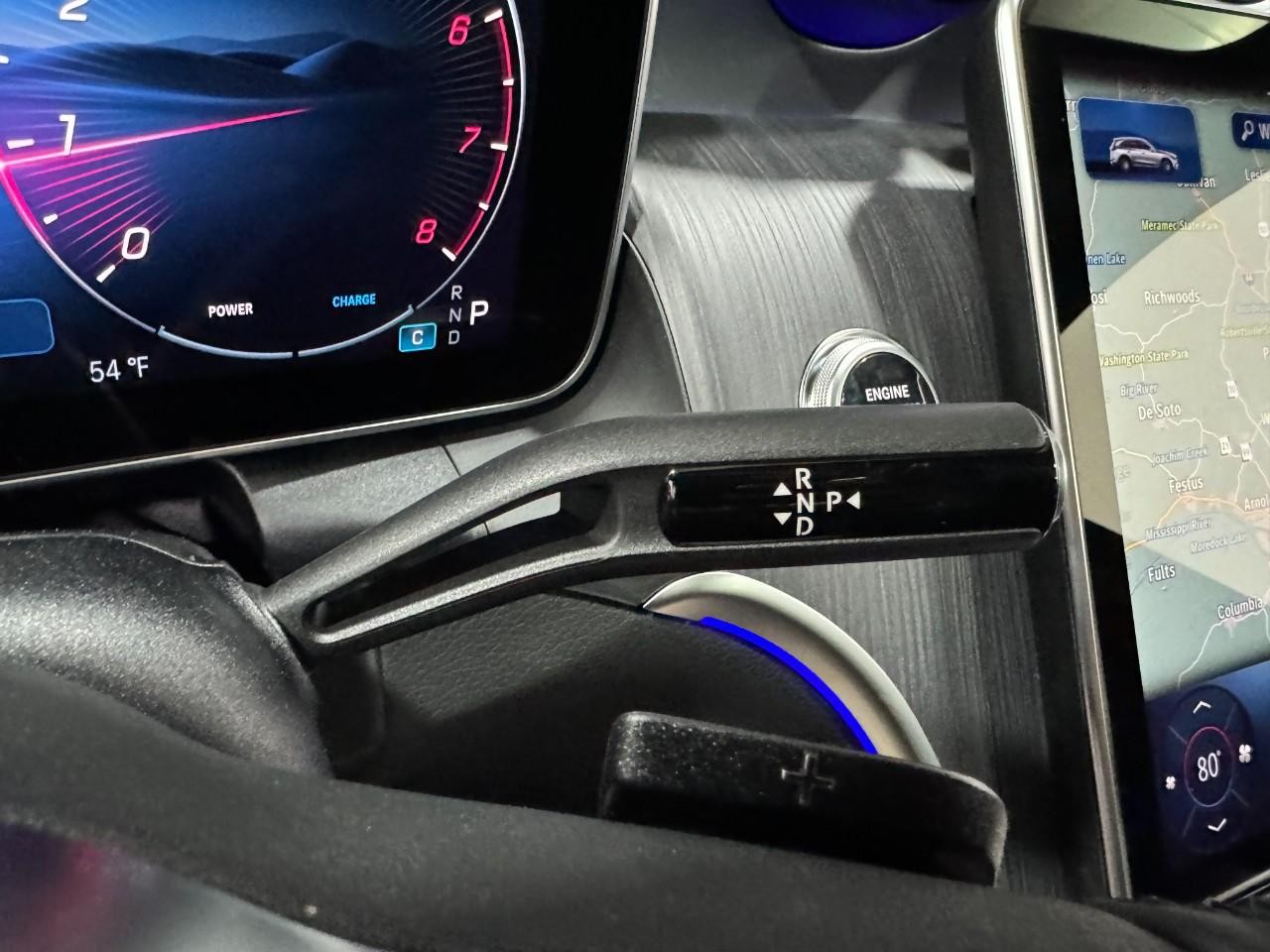 Mercedes-Benz GLC Vehicle Full-screen Gallery Image 34