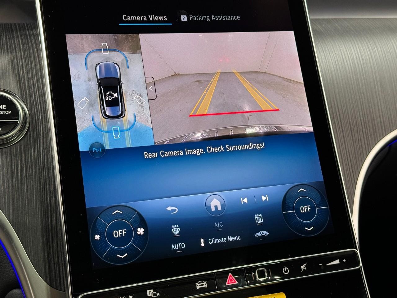 Mercedes-Benz GLC Vehicle Full-screen Gallery Image 35