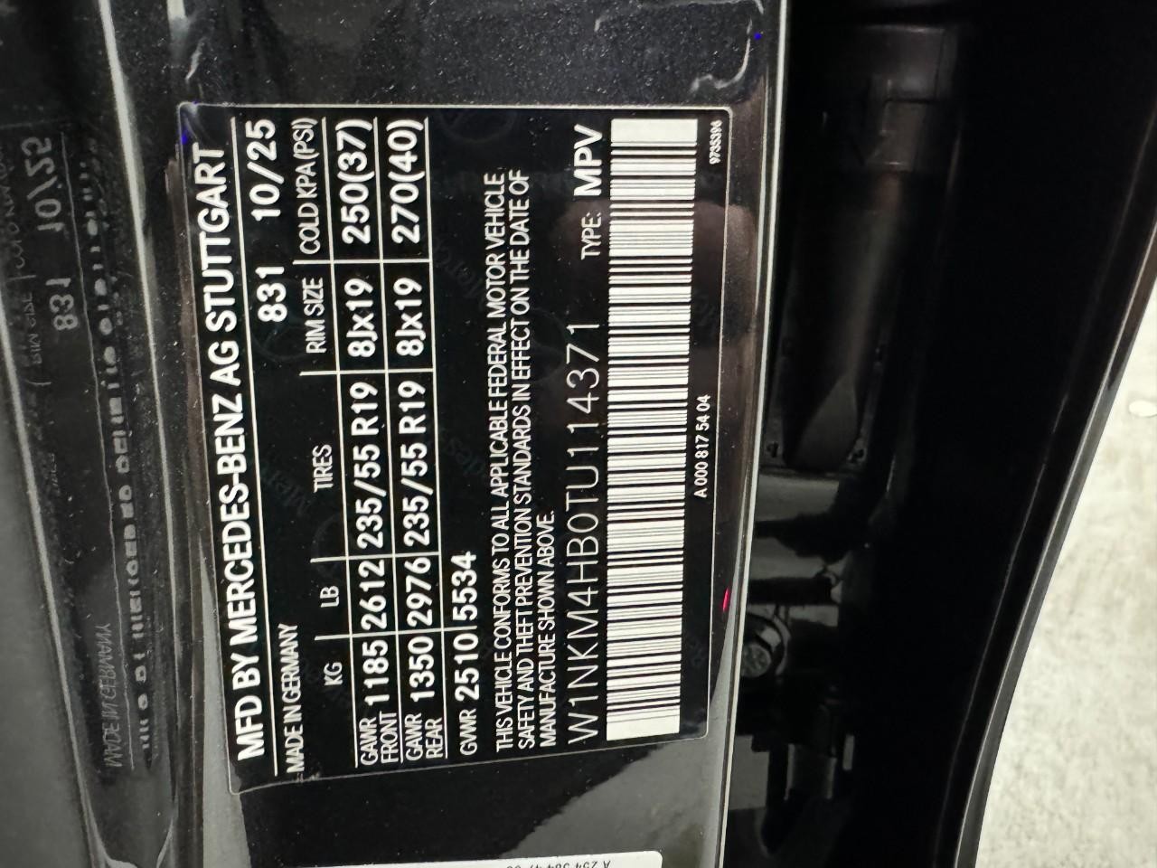 Mercedes-Benz GLC Vehicle Full-screen Gallery Image 36