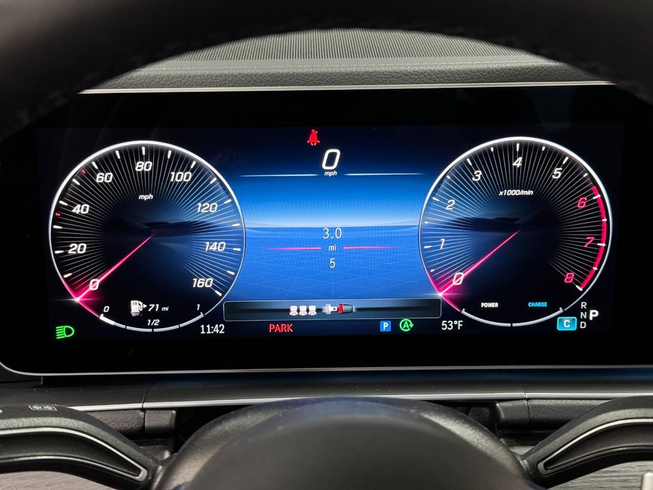 Mercedes-Benz GLE Vehicle Full-screen Gallery Image 34