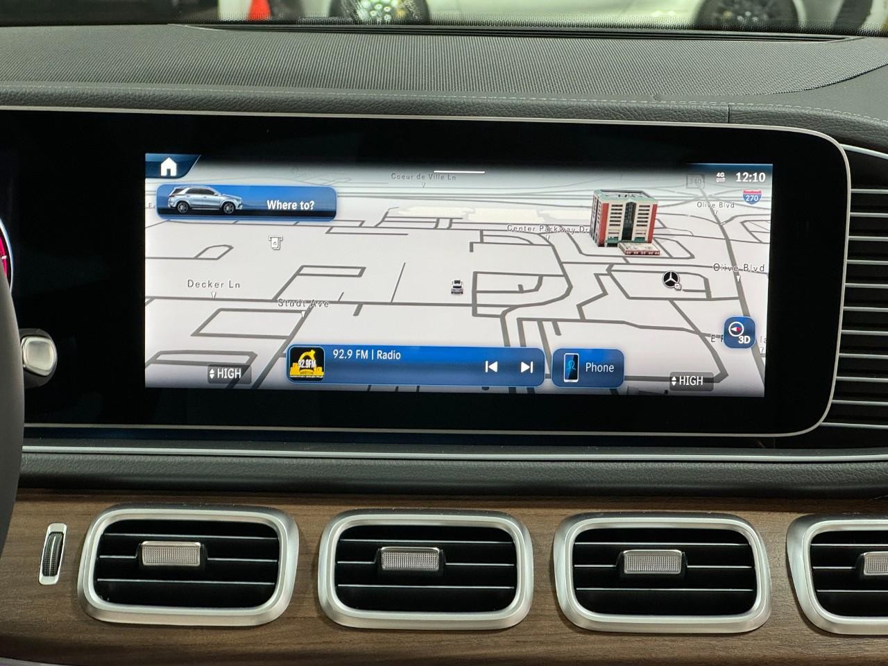 Mercedes-Benz GLE Vehicle Full-screen Gallery Image 14