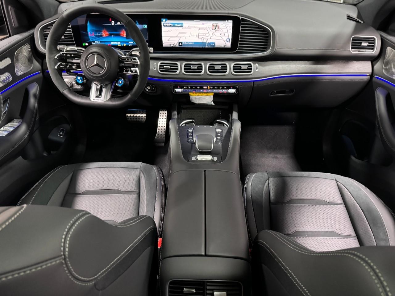 Mercedes-Benz GLE Vehicle Full-screen Gallery Image 12