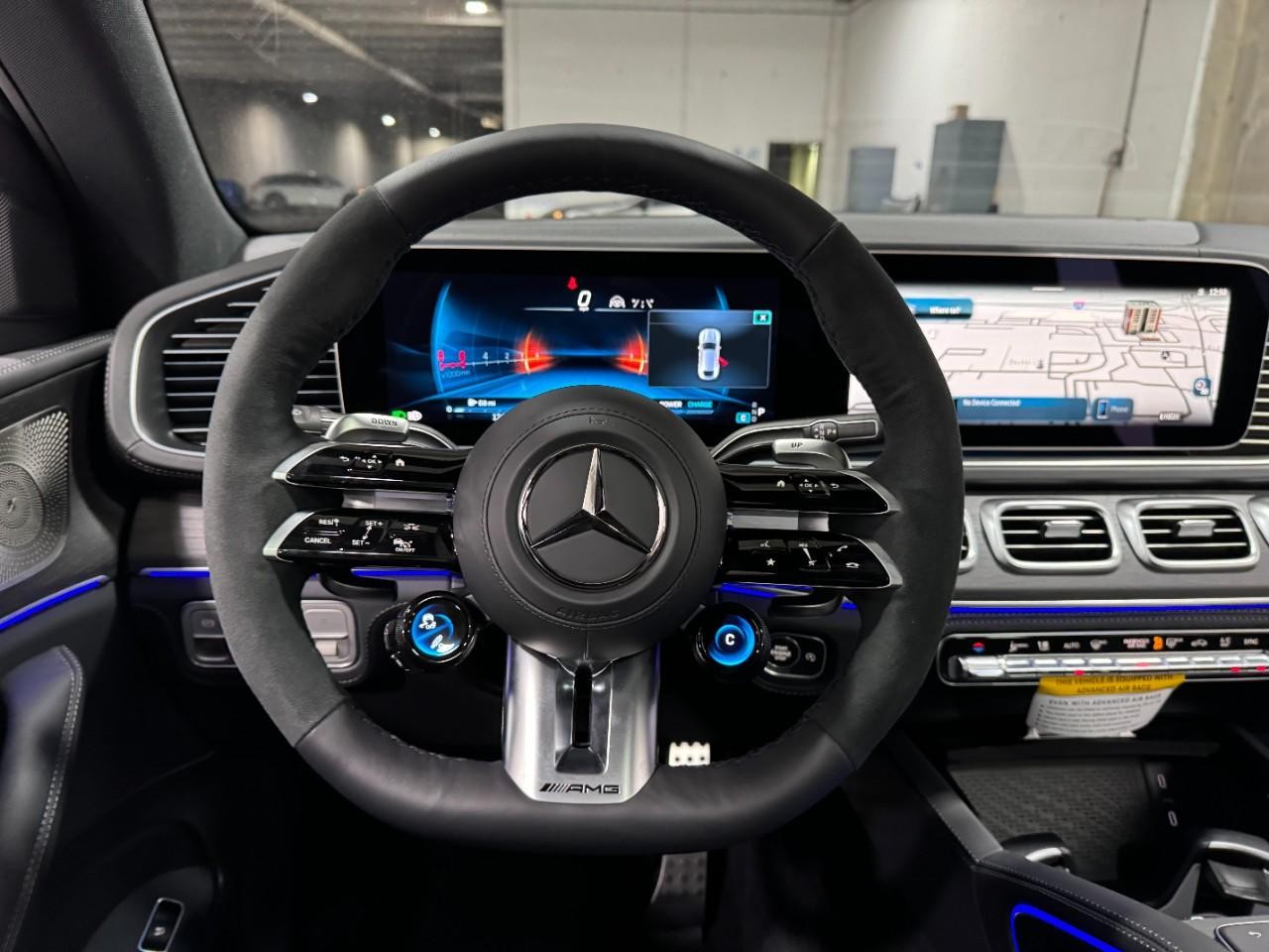 Mercedes-Benz GLE Vehicle Full-screen Gallery Image 13