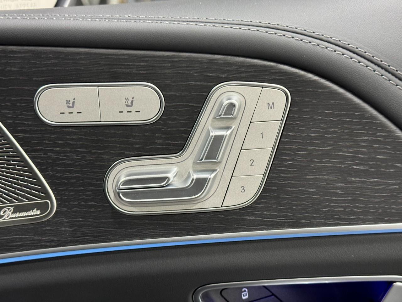 Mercedes-Benz GLE Vehicle Full-screen Gallery Image 20