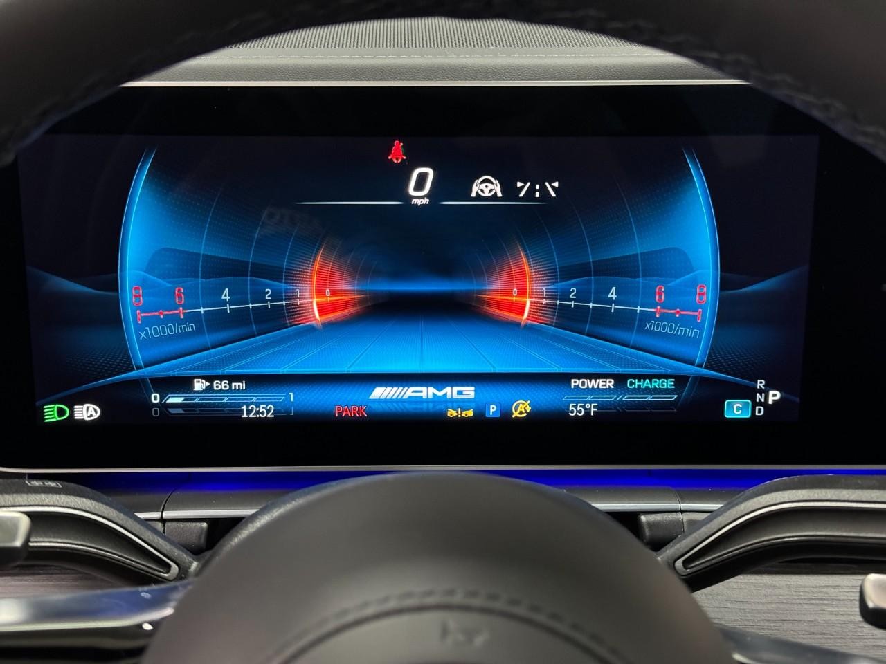 Mercedes-Benz GLE Vehicle Full-screen Gallery Image 33