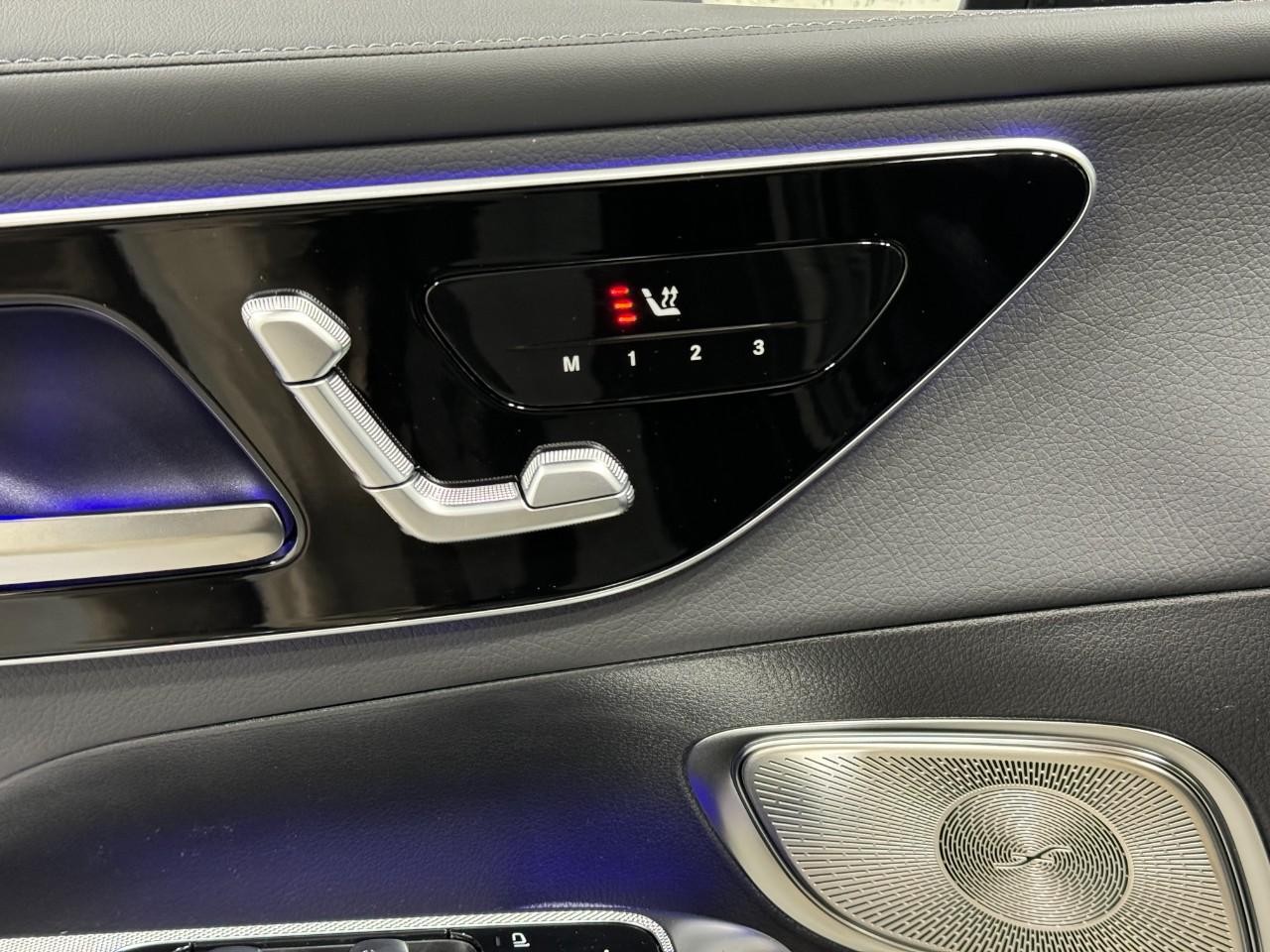 Mercedes-Benz GLC Vehicle Full-screen Gallery Image 22