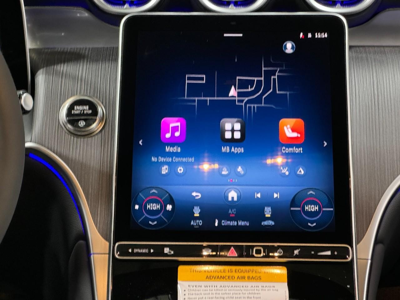 Mercedes-Benz GLC Vehicle Full-screen Gallery Image 14